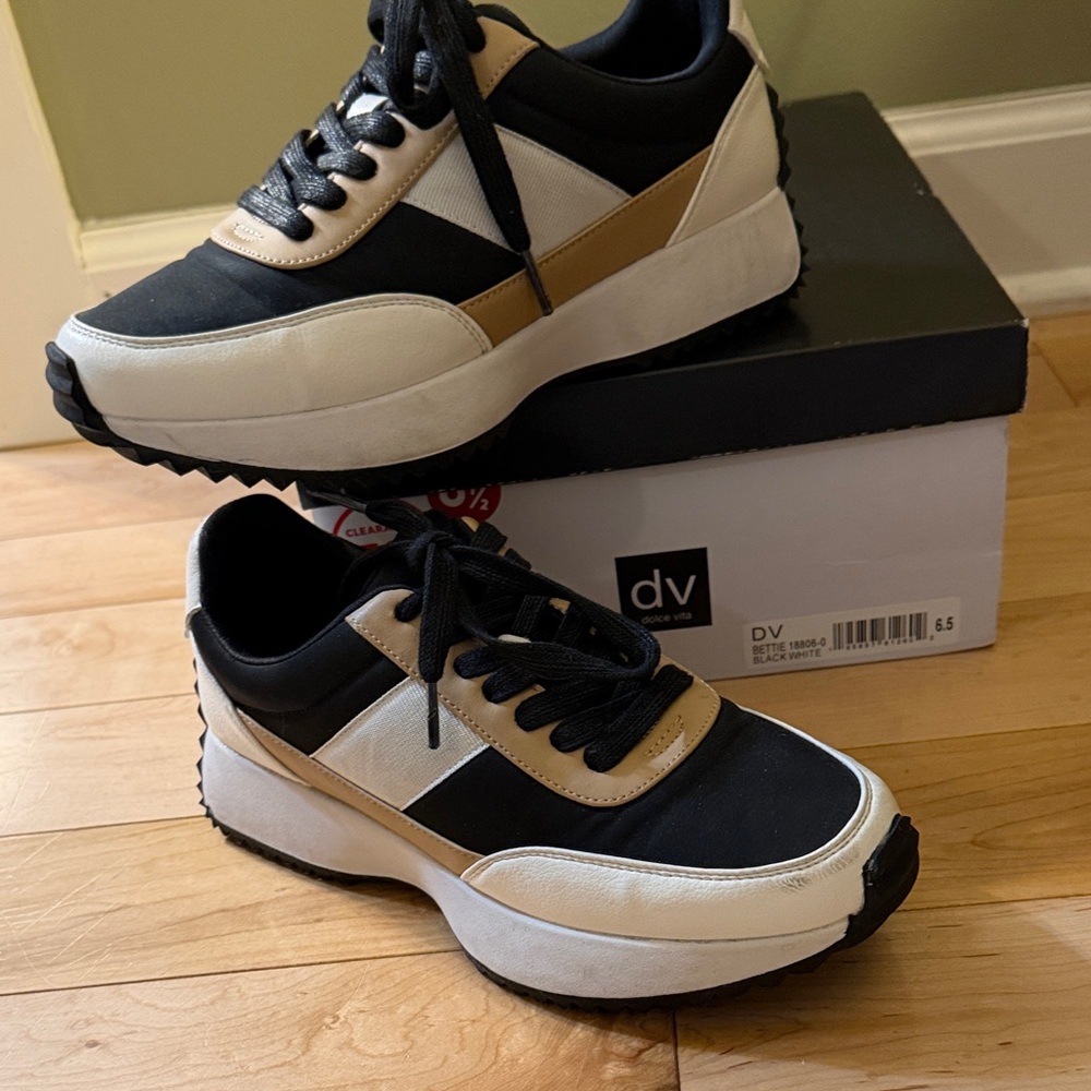 DV by Dolce Vita Men's Black, White, and Tan Sneakers